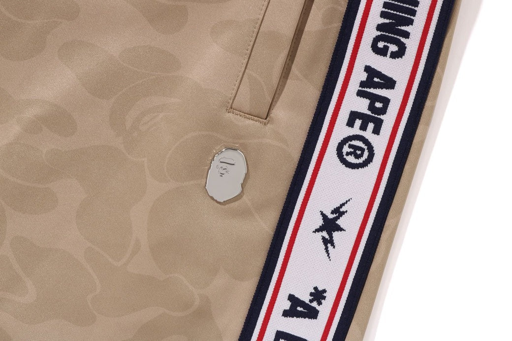 A BATHING APE BAPE SOLID CAMO ONE POINT RELAXED FIT SWEAT PANTS BEIGE