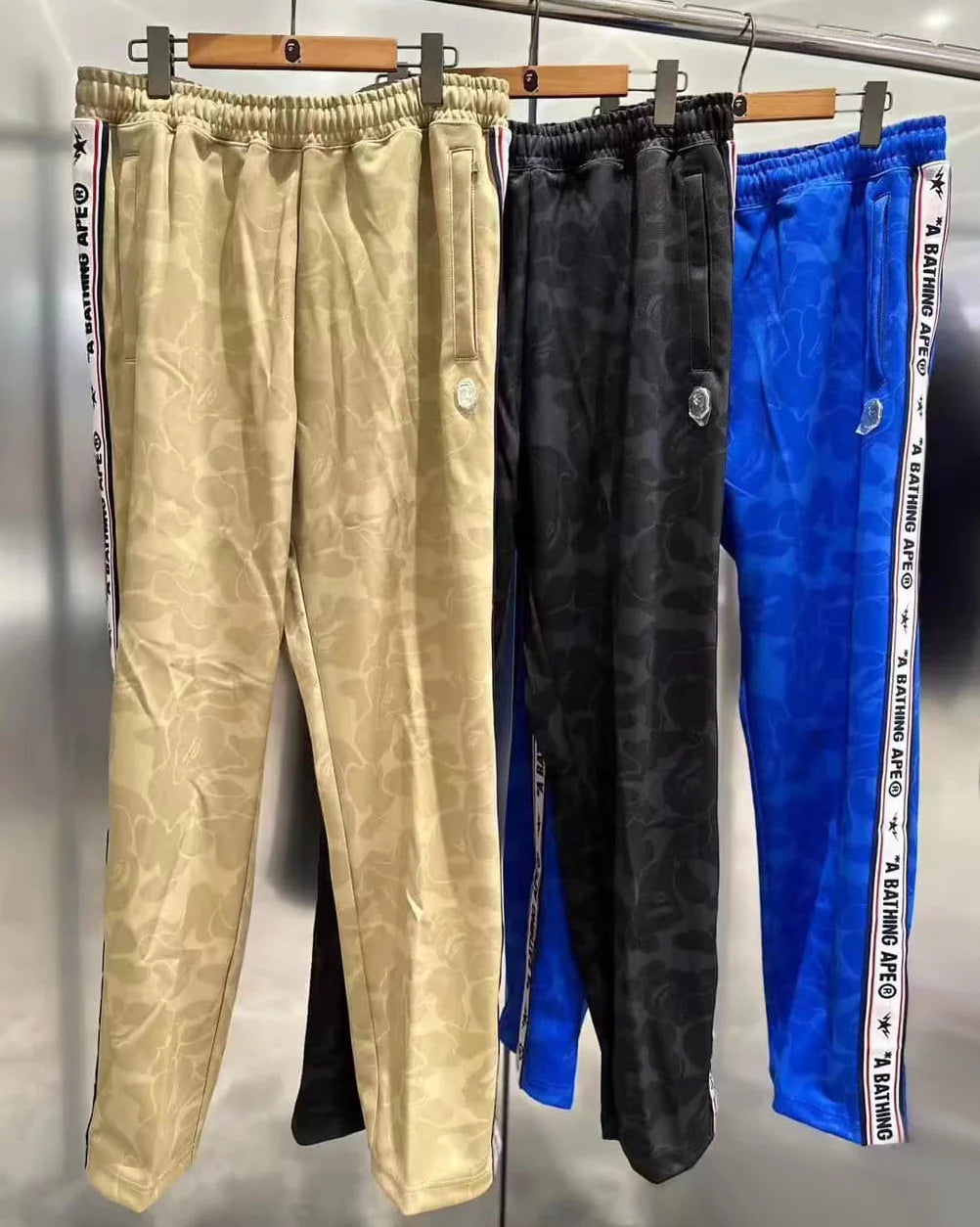A BATHING APE BAPE SOLID CAMO ONE POINT RELAXED FIT SWEAT PANTS BLACK