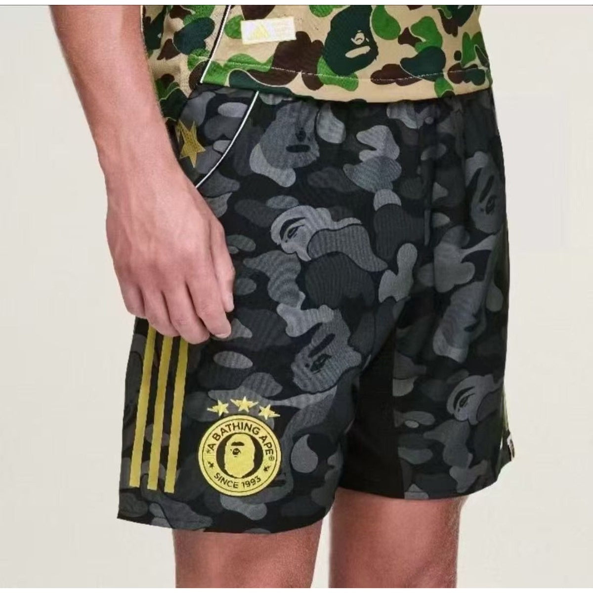 A BATHING APE BAPE ADIDAS - FB SHORTS WHITE