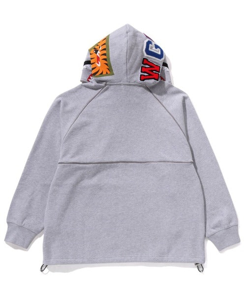 SHARK LOGO HALF ZIP RELAXED FIT PULLOVER HOODIE グレー Detail