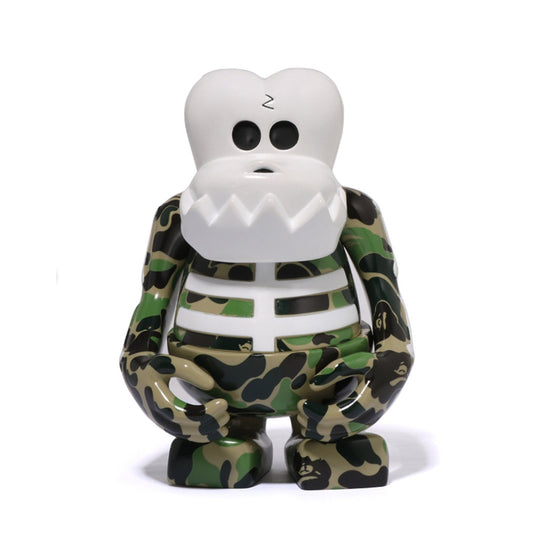 A BATHING APE BAPE BOUNTY HUNTER ABC CAMO SKULL- KUN FIGURE GREEN