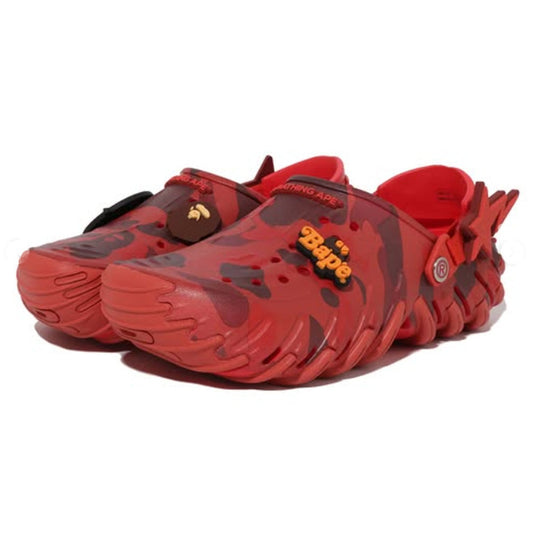 A BATHING APE BAPE CROCS - CLOG COLOR CAMO RED