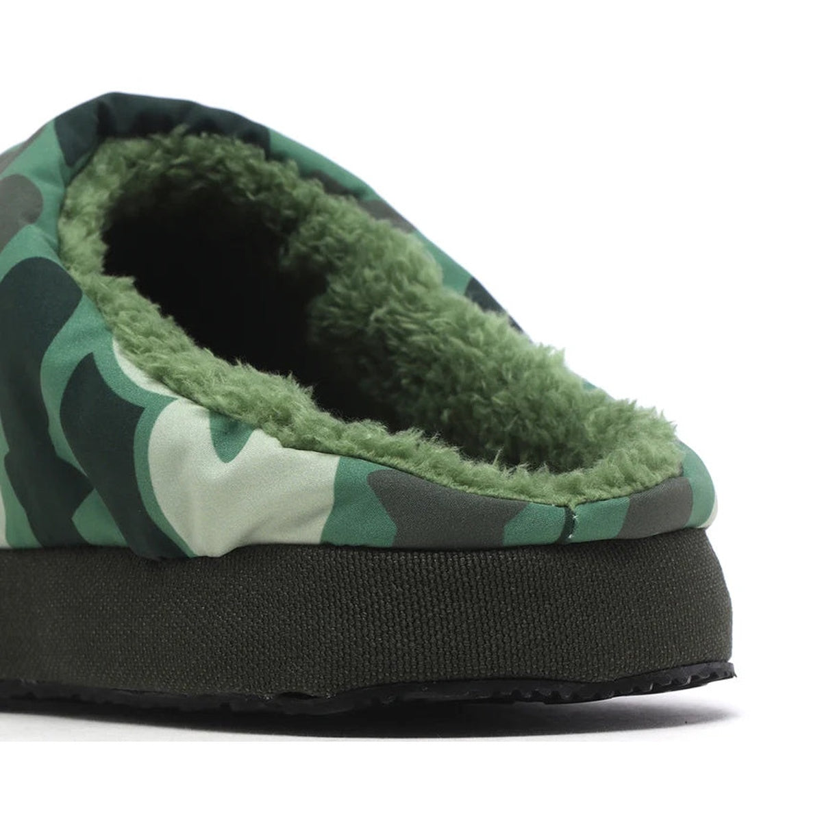 A BATHING APE BAPE APEE CAMO SHERPA SLIPPER GREEN