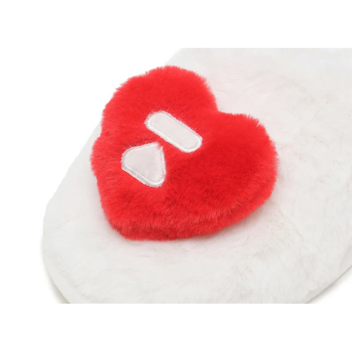 A BATHING APE BAPE APEE HEART FURRY SLIPPER WHITE